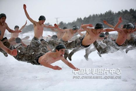 中国人民解放軍 雪中行軍（訓練） in 中国ハルピン1