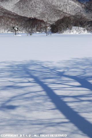 曽原湖の冬景色