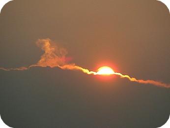 雲に陽