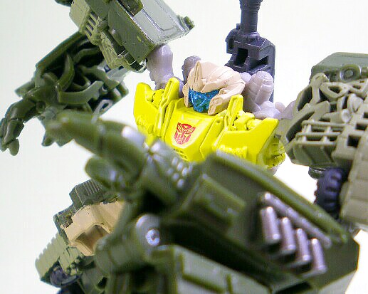 Autobot Guzzle Transformers DOTM Cyberverse 577