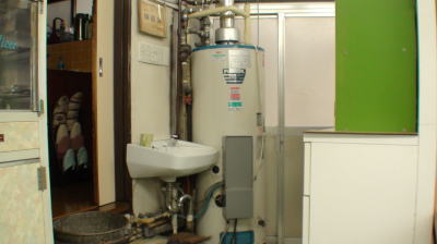 東京都墨田区石井理容舗様　１８年ご愛用された貯湯湯沸器GS-160R