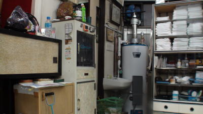 東京都墨田区石井理容舗様　新しく設置した貯湯湯沸器S-160R