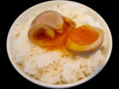 山口県光市「とんこつらーめん 松風」の普通松風豚骨らーめん（バリカタ）+煮卵セット