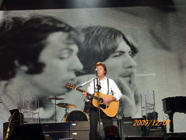 Paul McCartney - Good Evening Berlin